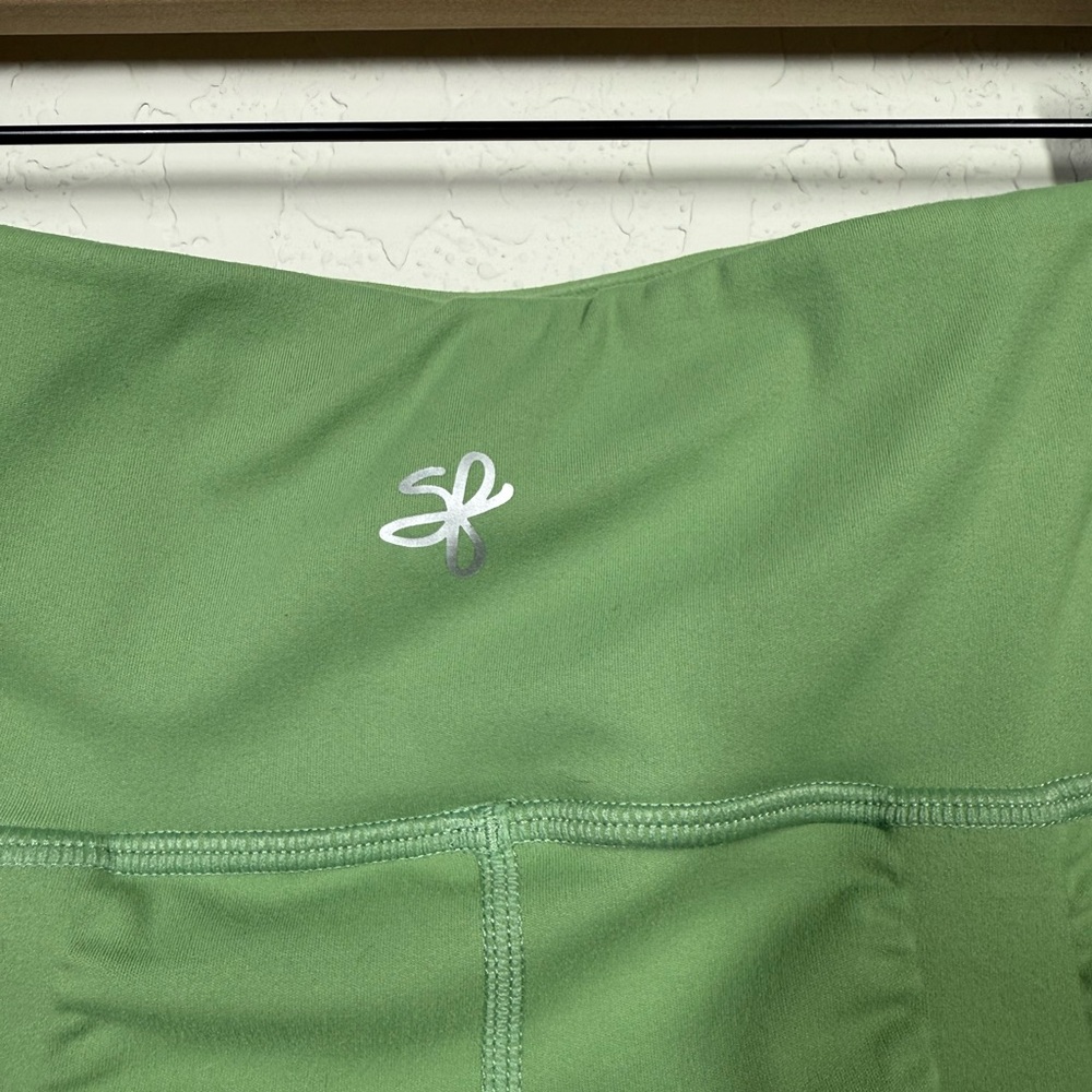 Seamless High-Waist Capri Leggings in Sage Green - Picture 7 of 11